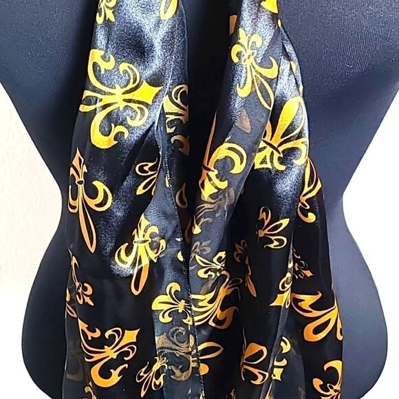 Fleur-de-lis Scarf, Black & Gold - Picture 5 of 5